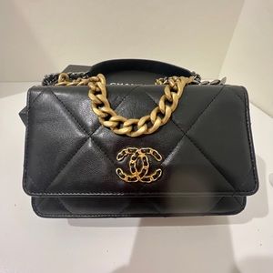 Chanel WOC 19